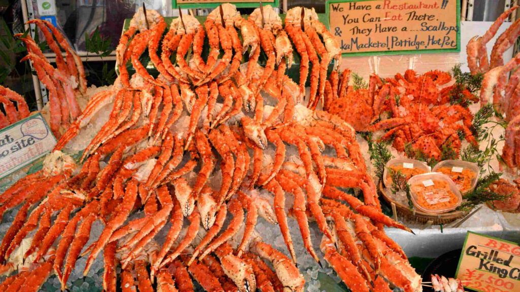 Crabs sold at Nijo Market